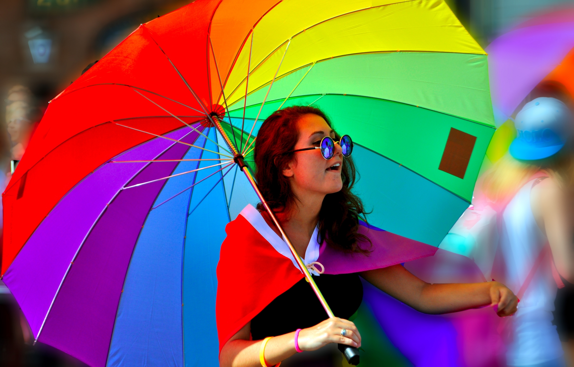 Pridefestivalen i gungning 9362426-gladjedans